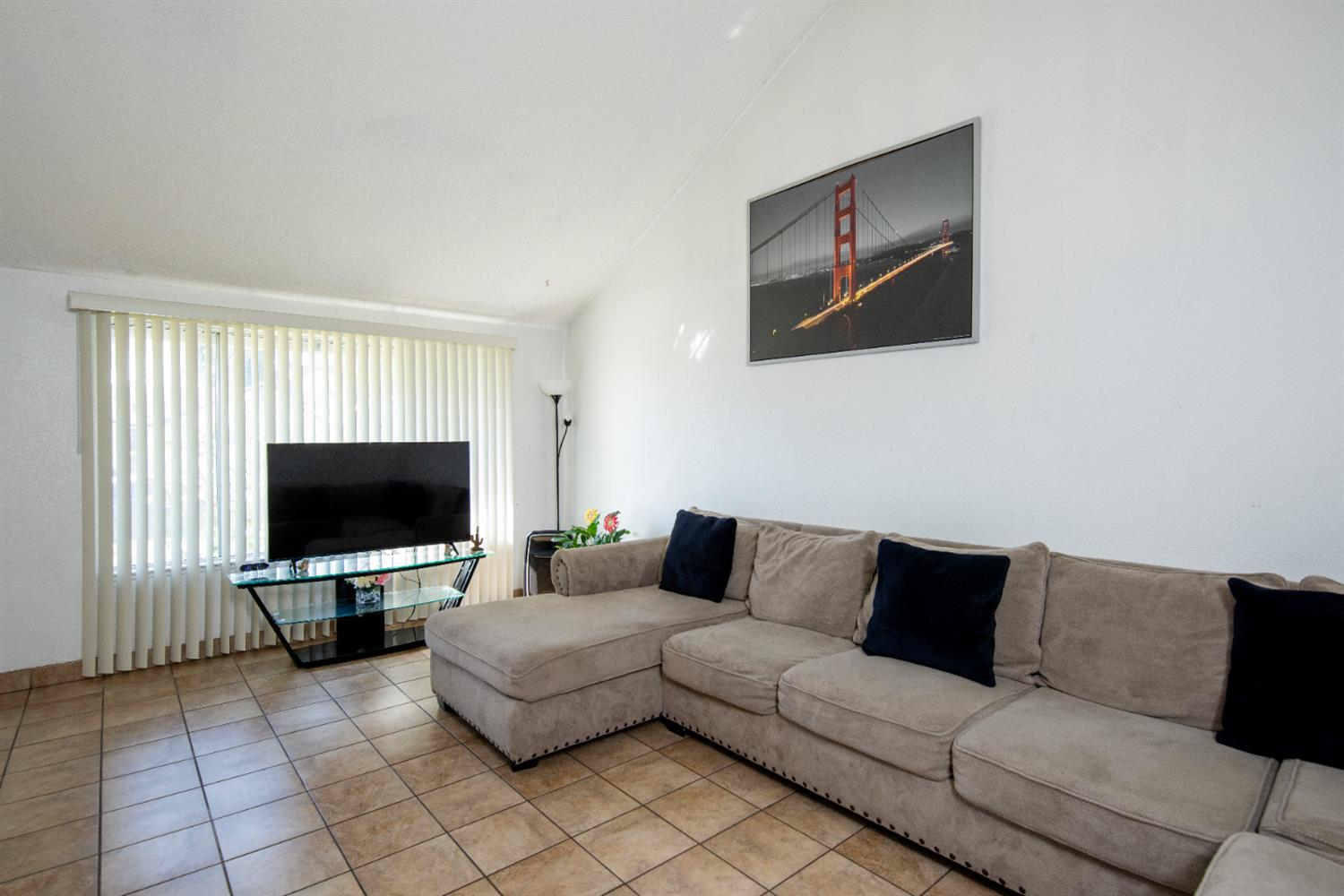 4025 Nugget Dr, Modesto, CA 95355