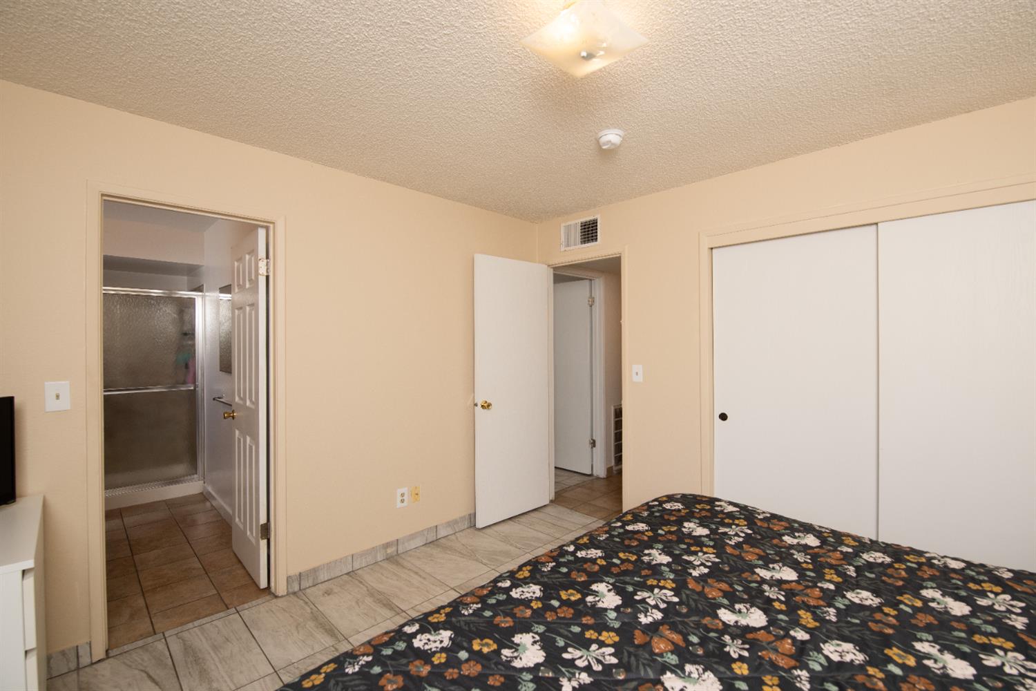 4025 Nugget Dr, Modesto, CA 95355