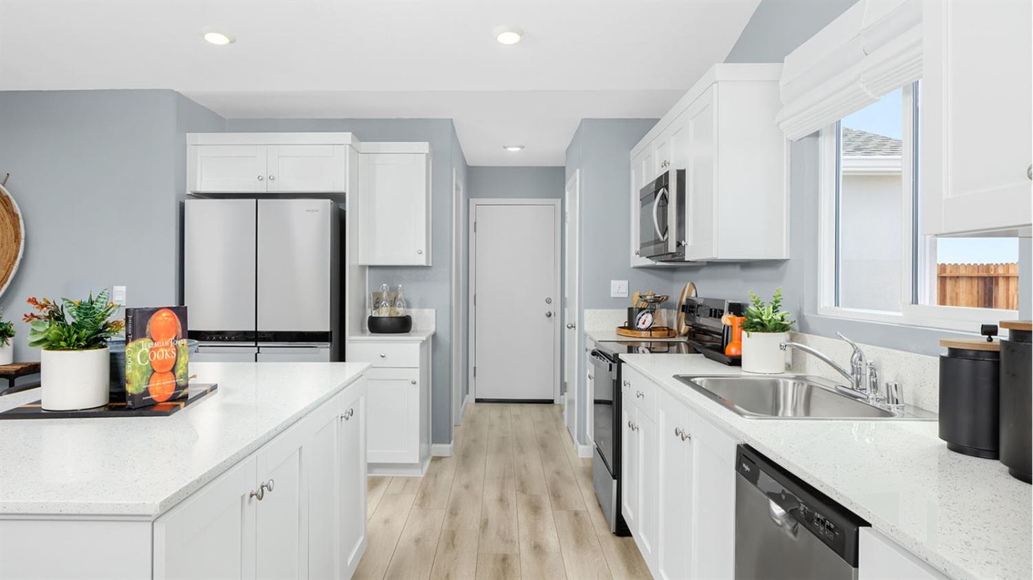 2380 Labrusca St, Manteca, CA 95337