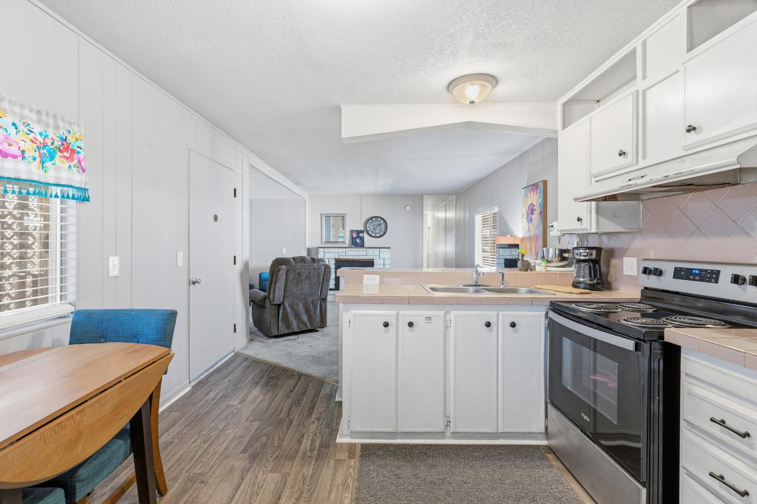 1400 N Tully #187, Turlock, CA 95382