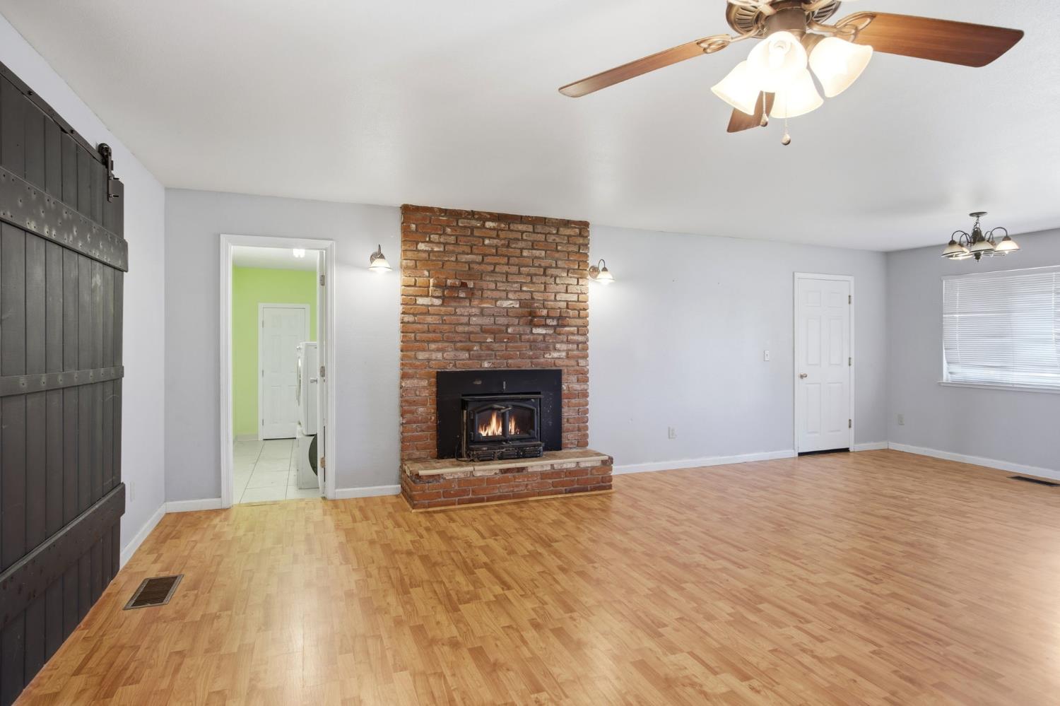 1409 Stonum Rd, Modesto, CA 95351