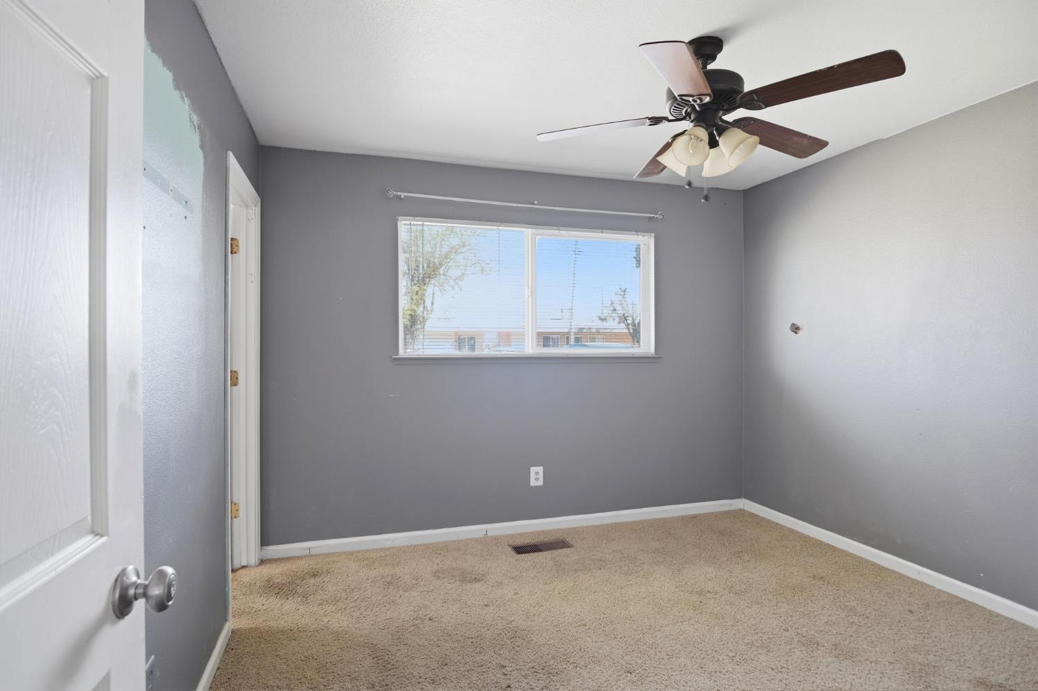 1409 Stonum Rd, Modesto, CA 95351