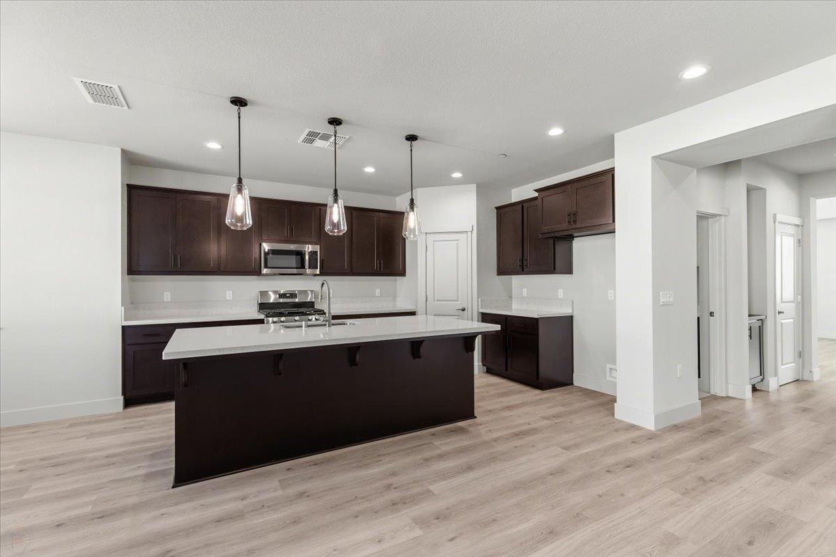 2041 Zane Way, Turlock, CA 95382