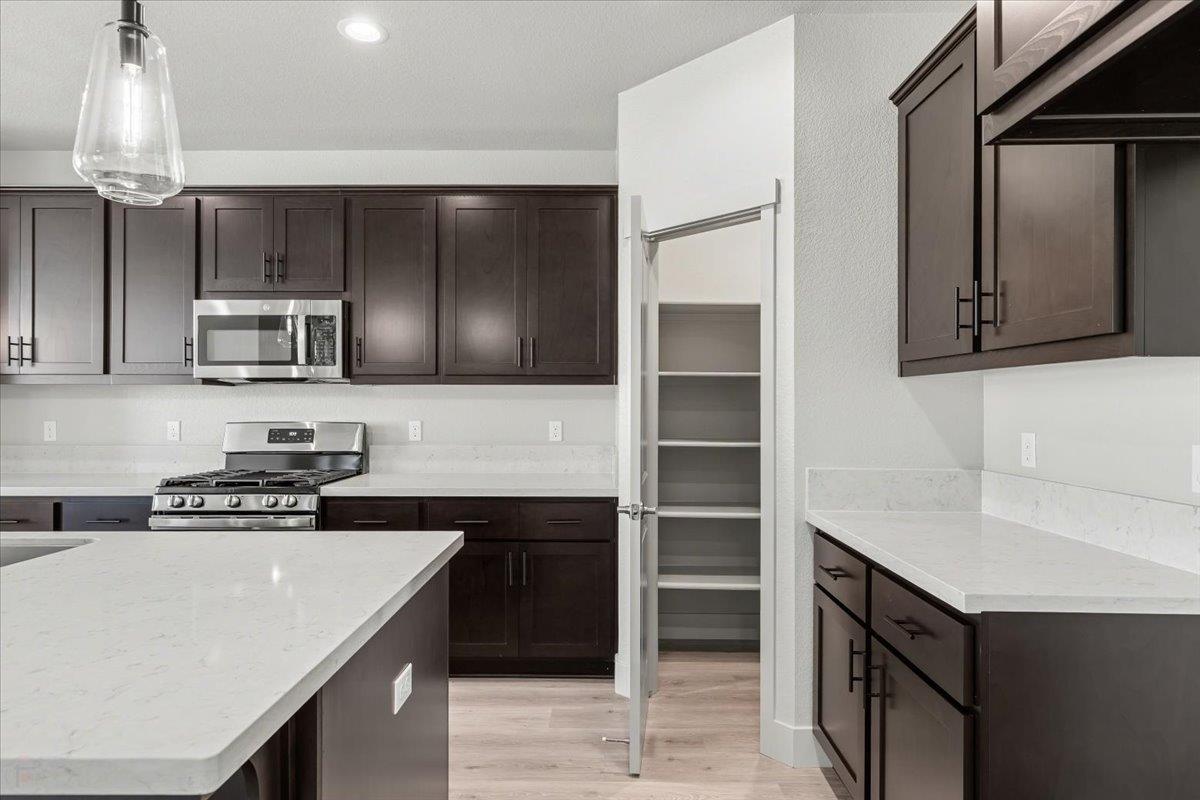 2041 Zane Way, Turlock, CA 95382