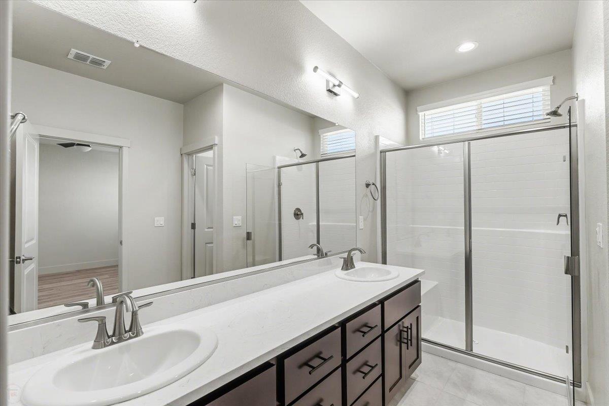 2041 Zane Way, Turlock, CA 95382