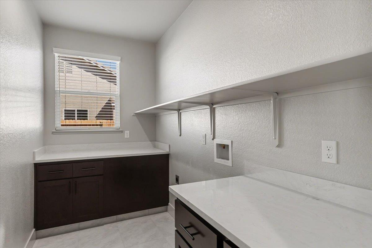 2041 Zane Way, Turlock, CA 95382