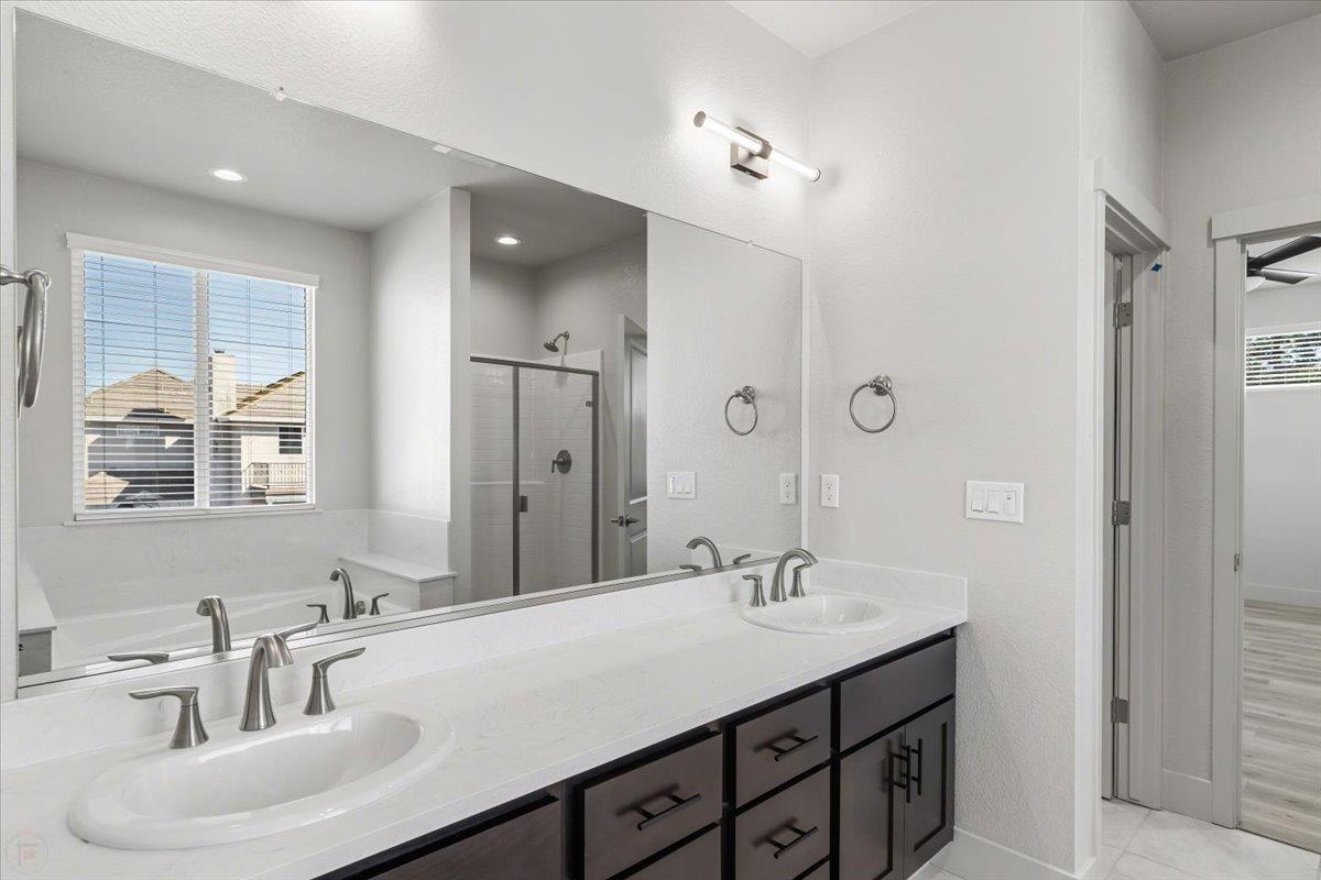 2041 Zane Way, Turlock, CA 95382