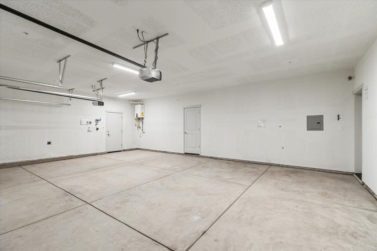 2041 Zane Way, Turlock, CA 95382