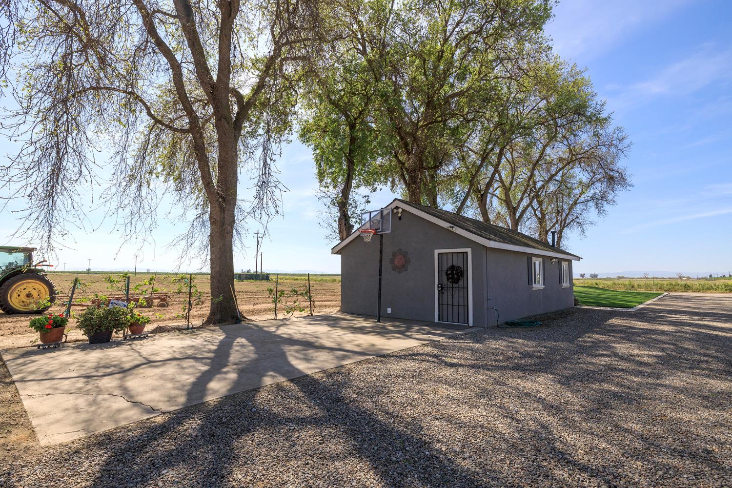 4486 Weir Ave, Livingston, CA 95334