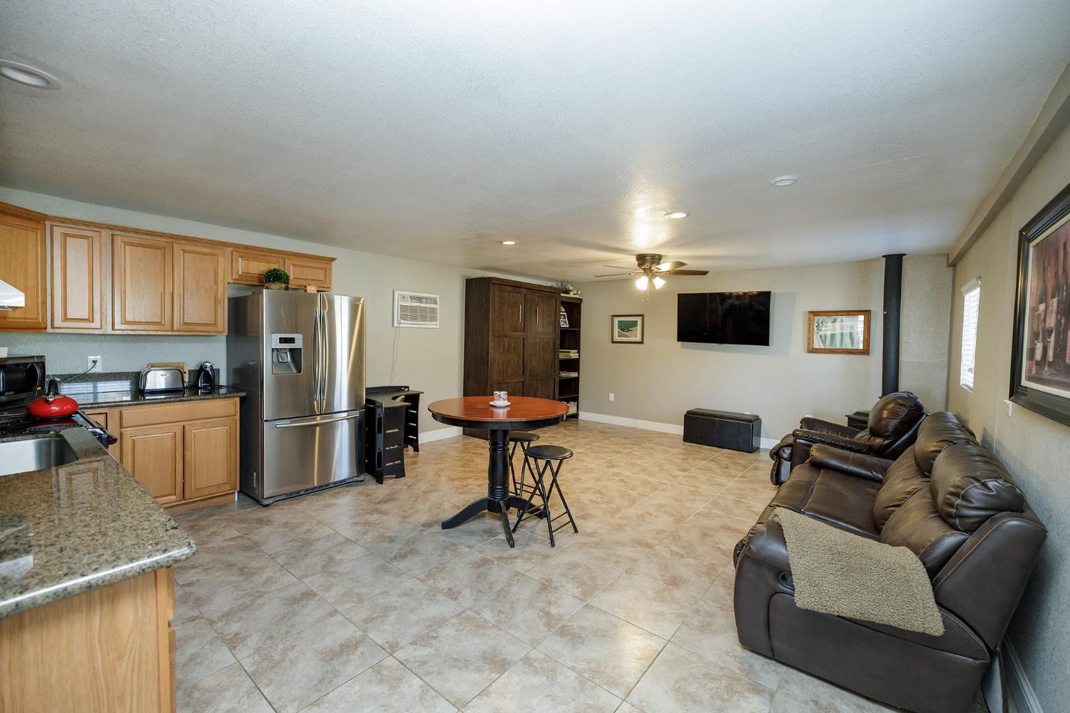 4486 Weir Ave, Livingston, CA 95334