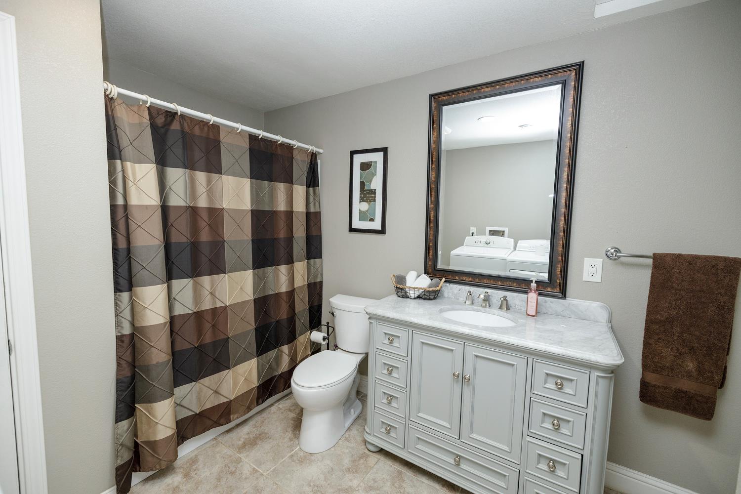 4486 Weir Ave, Livingston, CA 95334