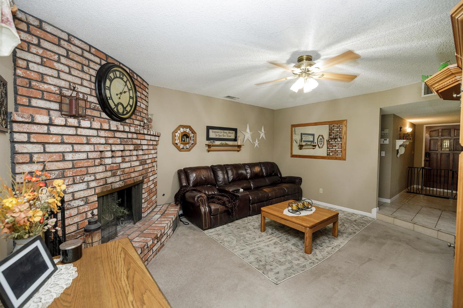 6605 Narcisco Way, Hughson, CA 95326