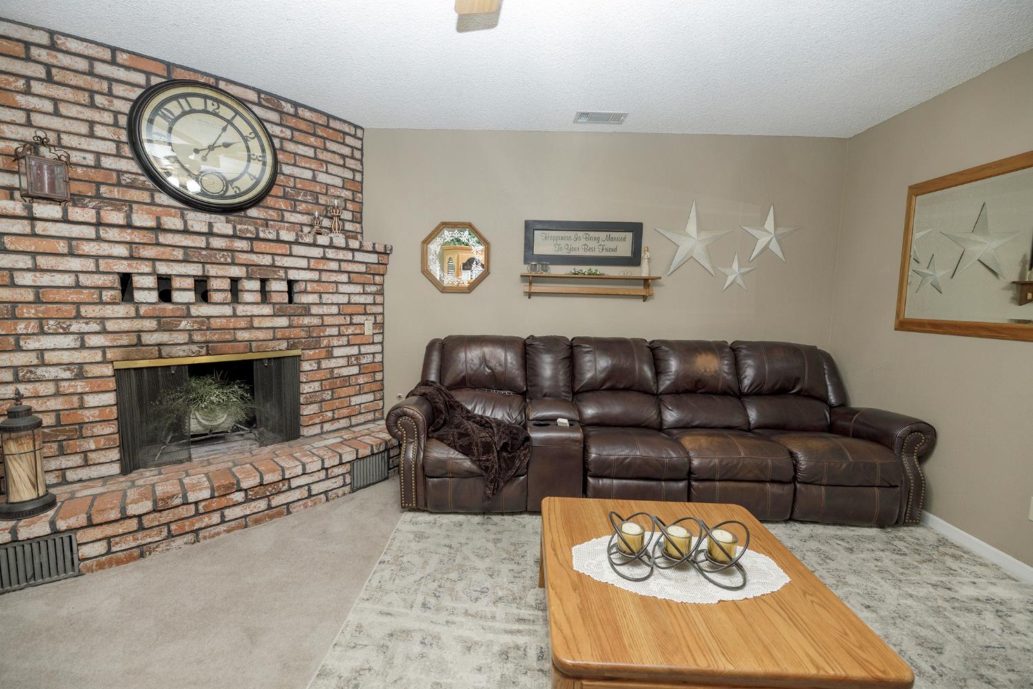 6605 Narcisco Way, Hughson, CA 95326