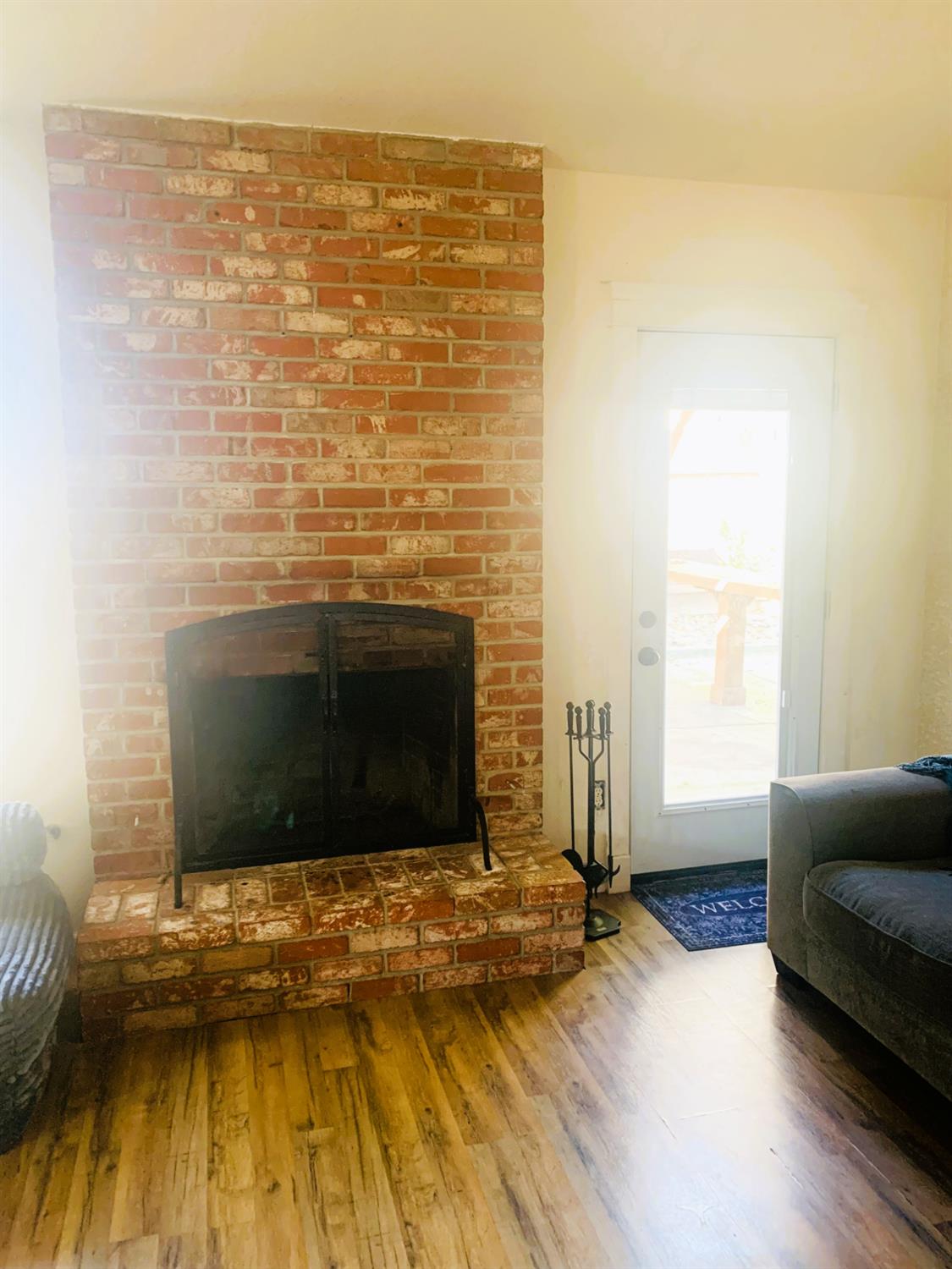 1049 Compass Ln, Manteca, CA 95537