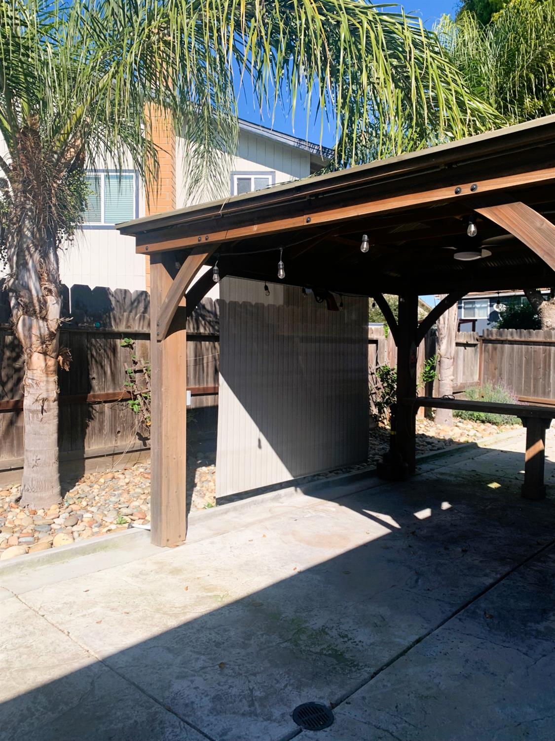 1049 Compass Ln, Manteca, CA 95537