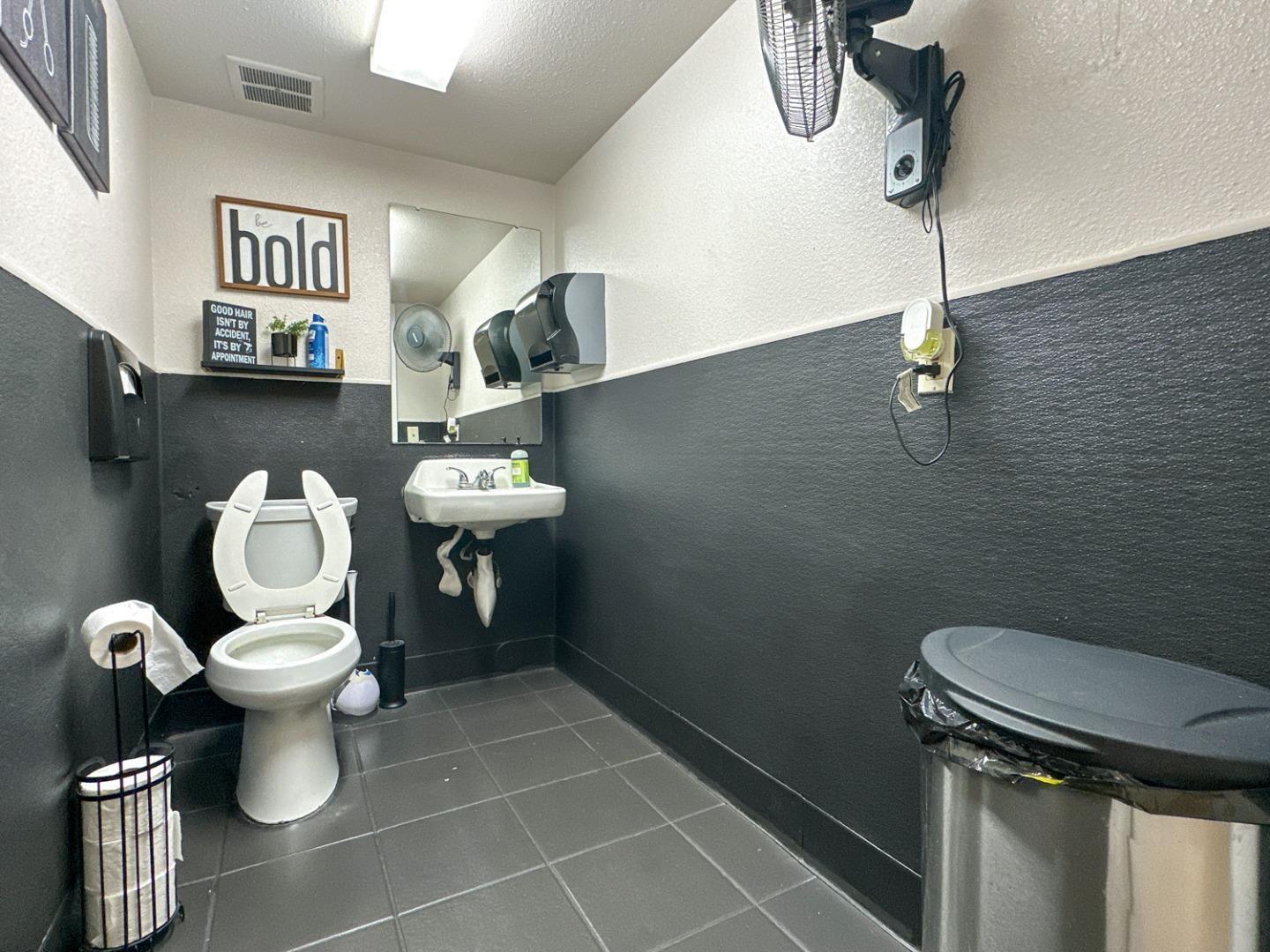 2531 E Whitmore Ave #J, Ceres, CA 95307