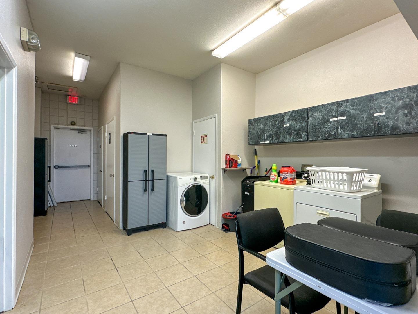 2531 E Whitmore Ave #J, Ceres, CA 95307