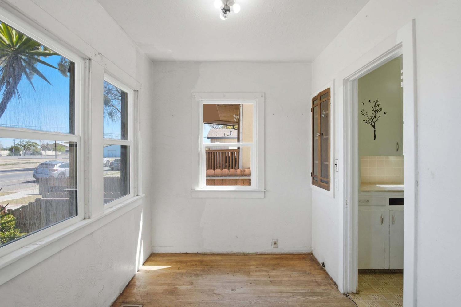 323 H St, Los Banos, CA 93635