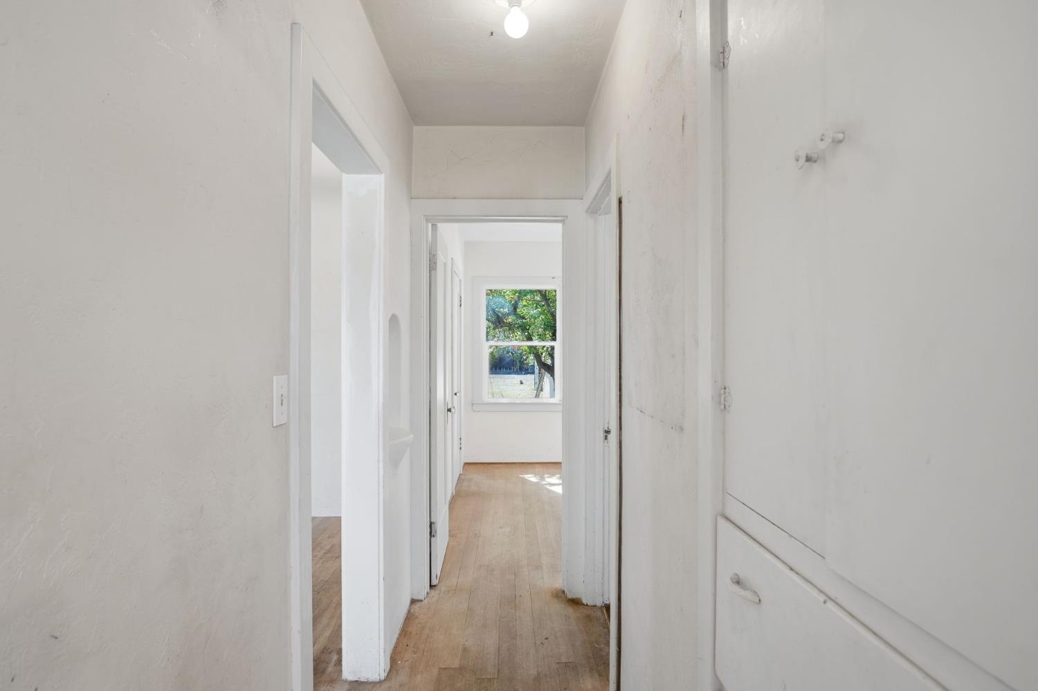 323 H St, Los Banos, CA 93635