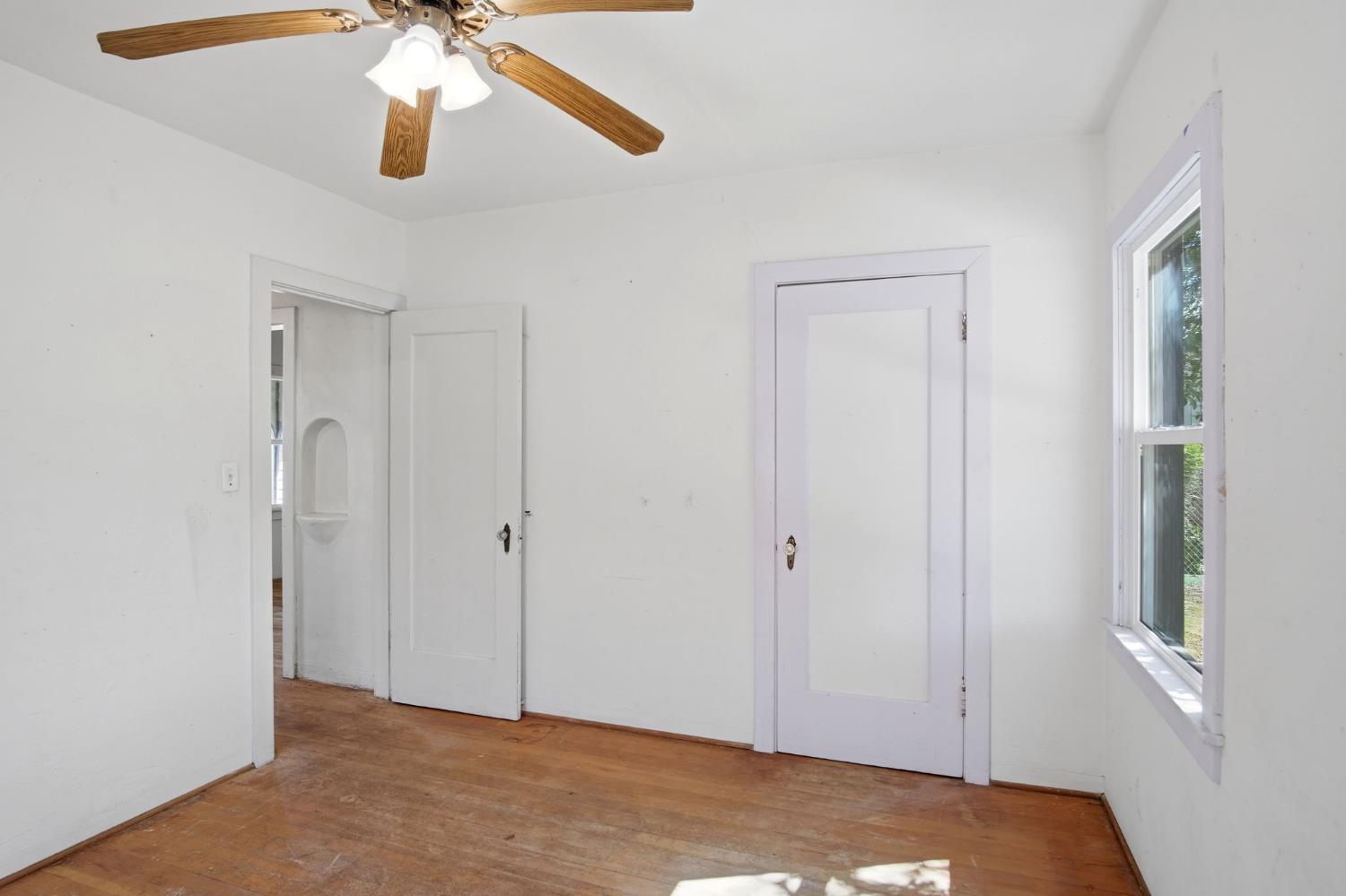 323 H St, Los Banos, CA 93635