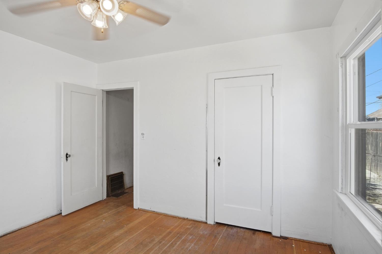 323 H St, Los Banos, CA 93635