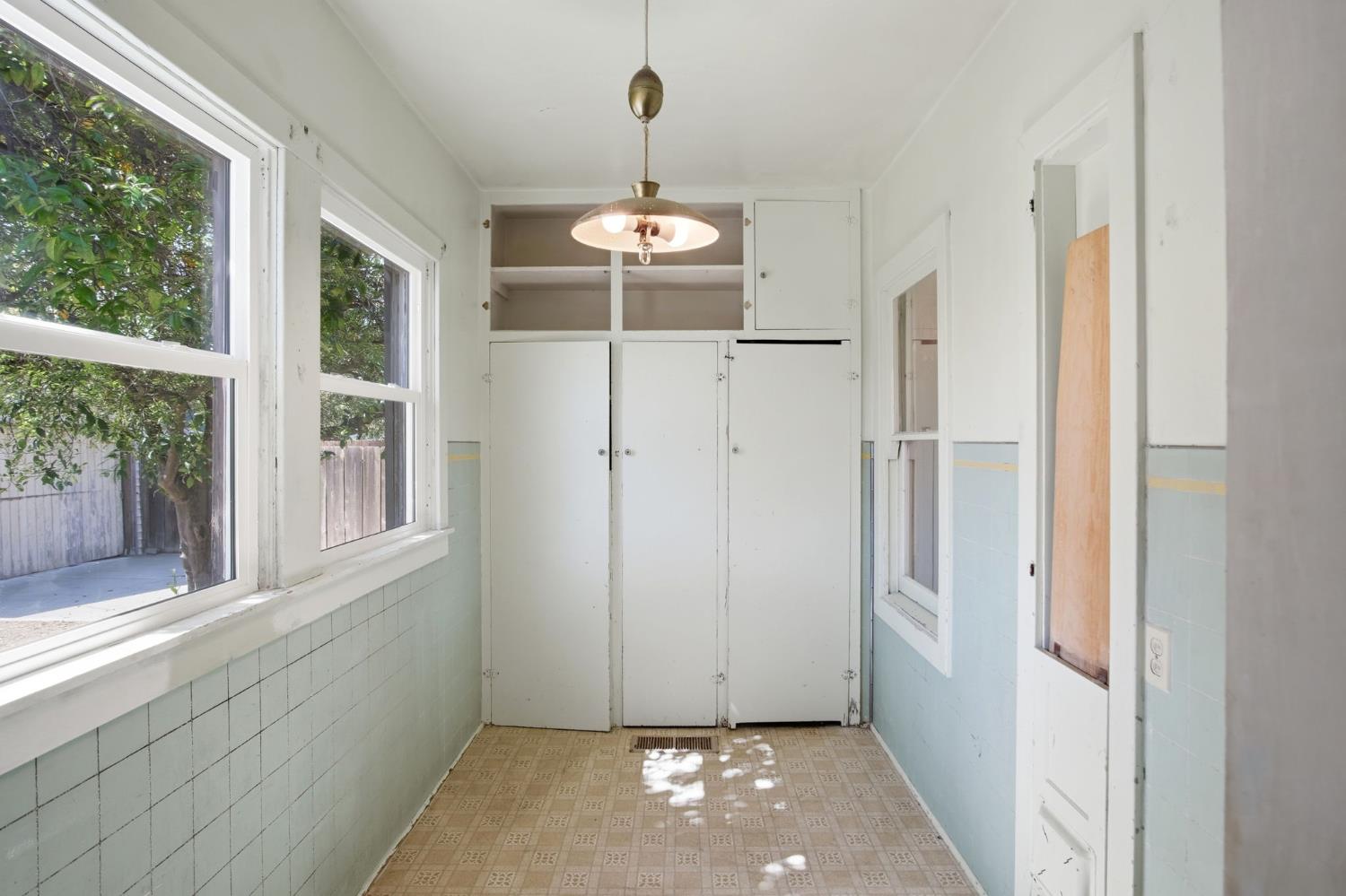 323 H St, Los Banos, CA 93635