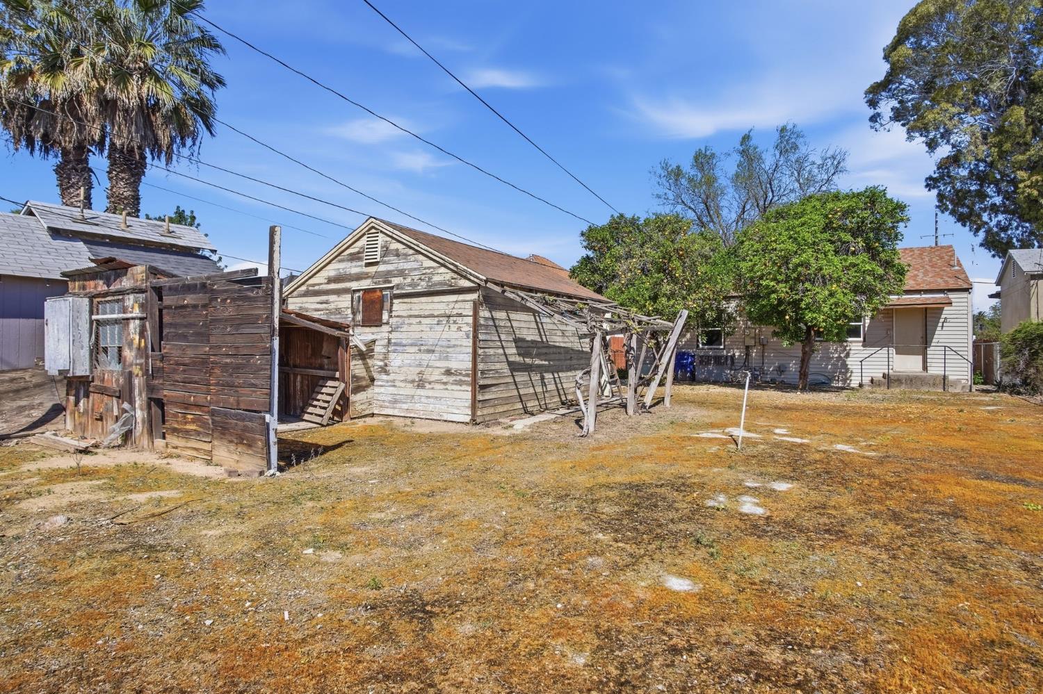 323 H St, Los Banos, CA 93635