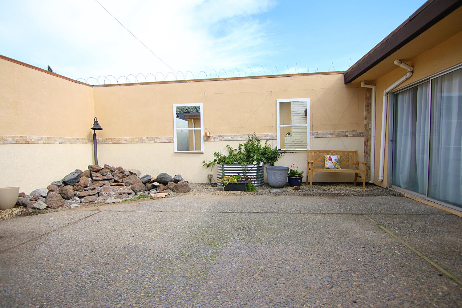 300 Los Verdes Ct, Modesto, CA 95354