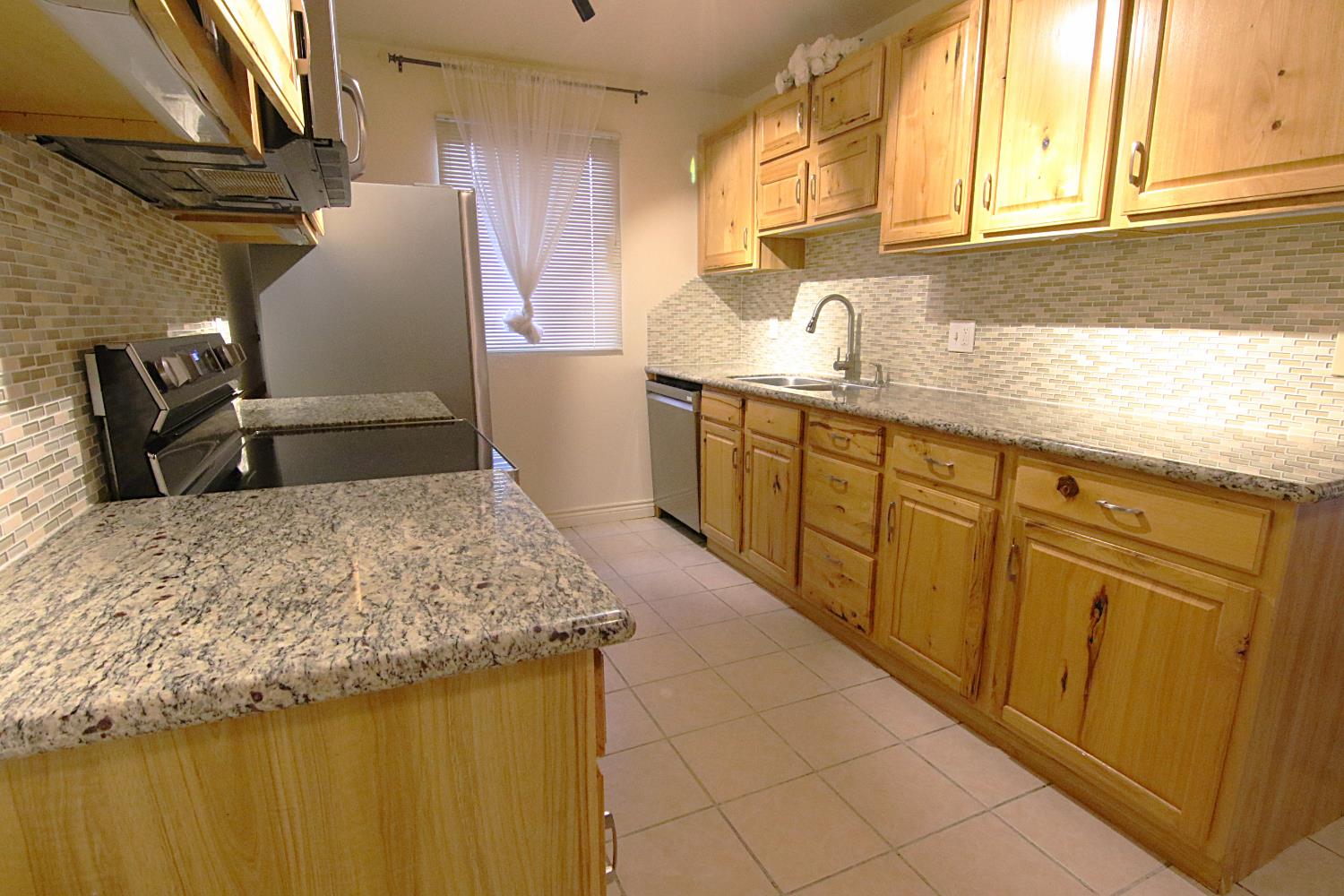 300 Los Verdes Ct, Modesto, CA 95354