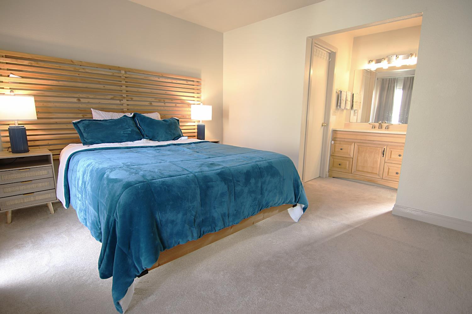 300 Los Verdes Ct, Modesto, CA 95354