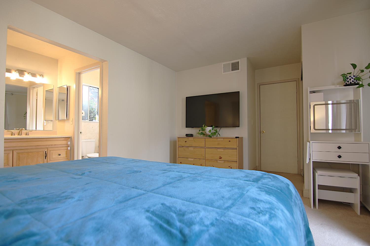 300 Los Verdes Ct, Modesto, CA 95354