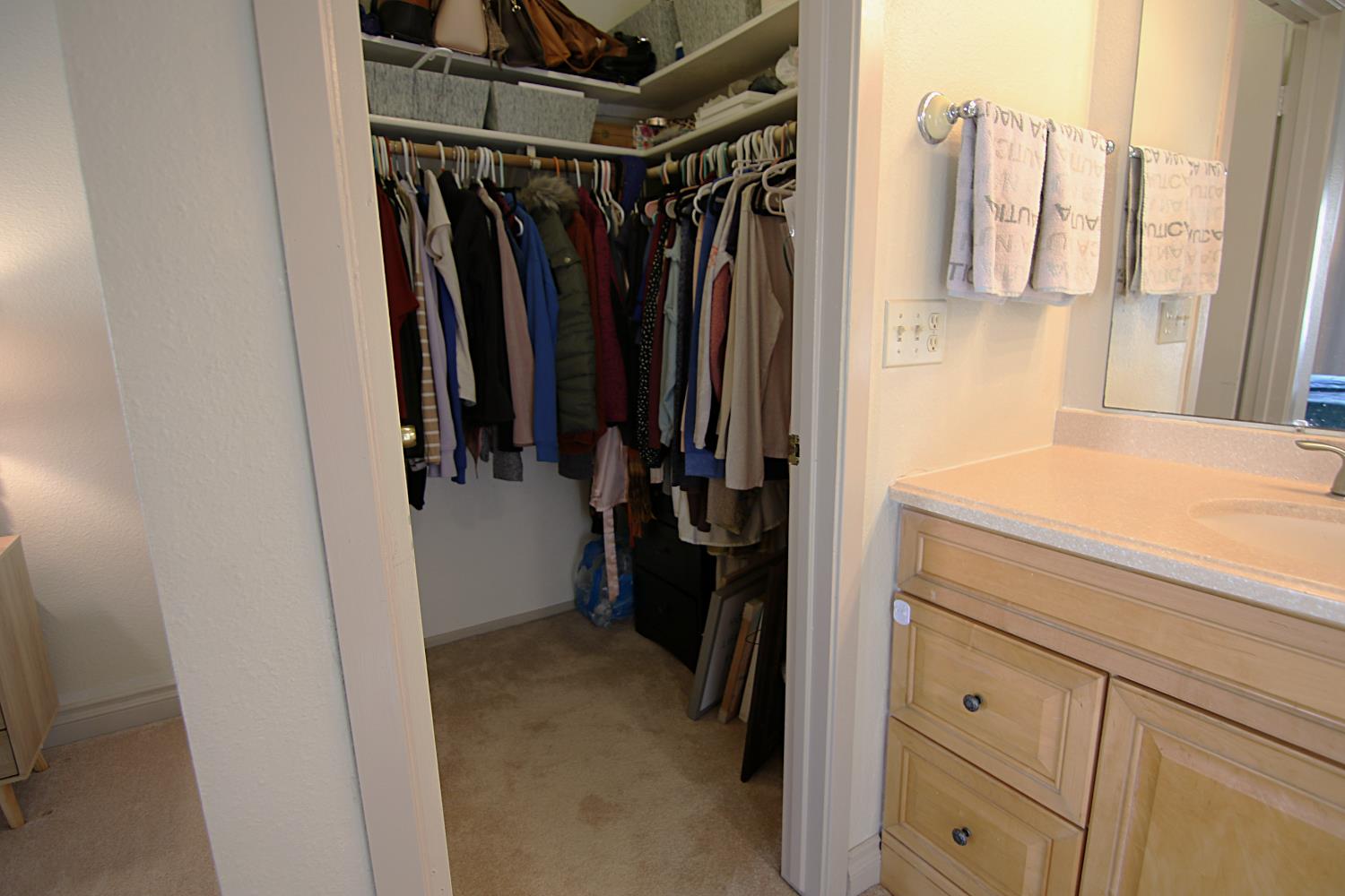 300 Los Verdes Ct, Modesto, CA 95354