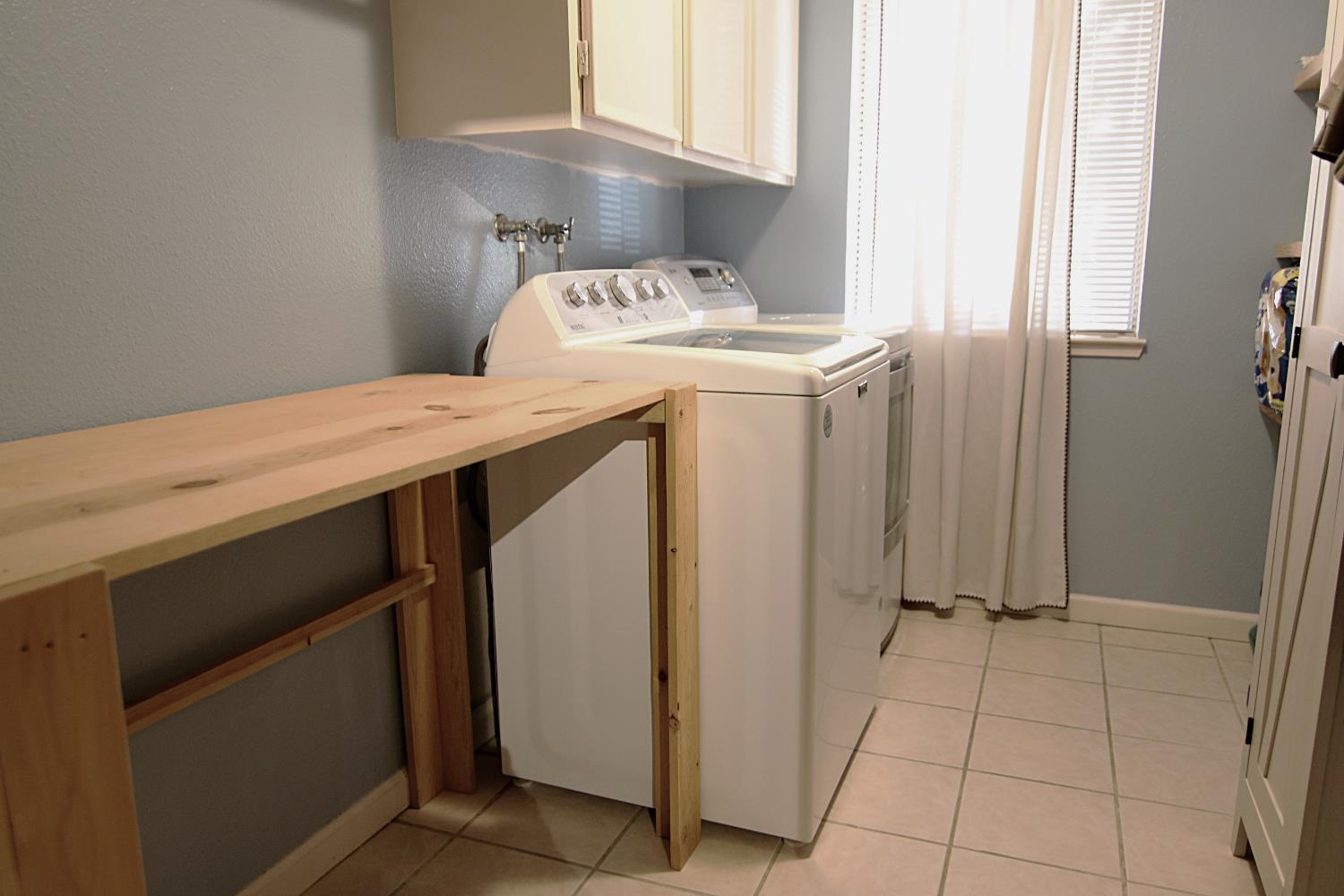 300 Los Verdes Ct, Modesto, CA 95354