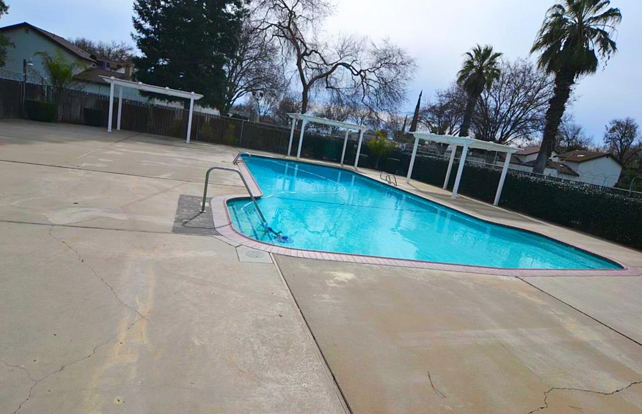 300 Los Verdes Ct, Modesto, CA 95354