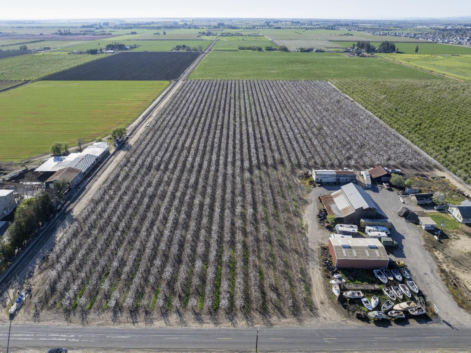 1424 Eucalyptus Ave, Patterson, CA 95363