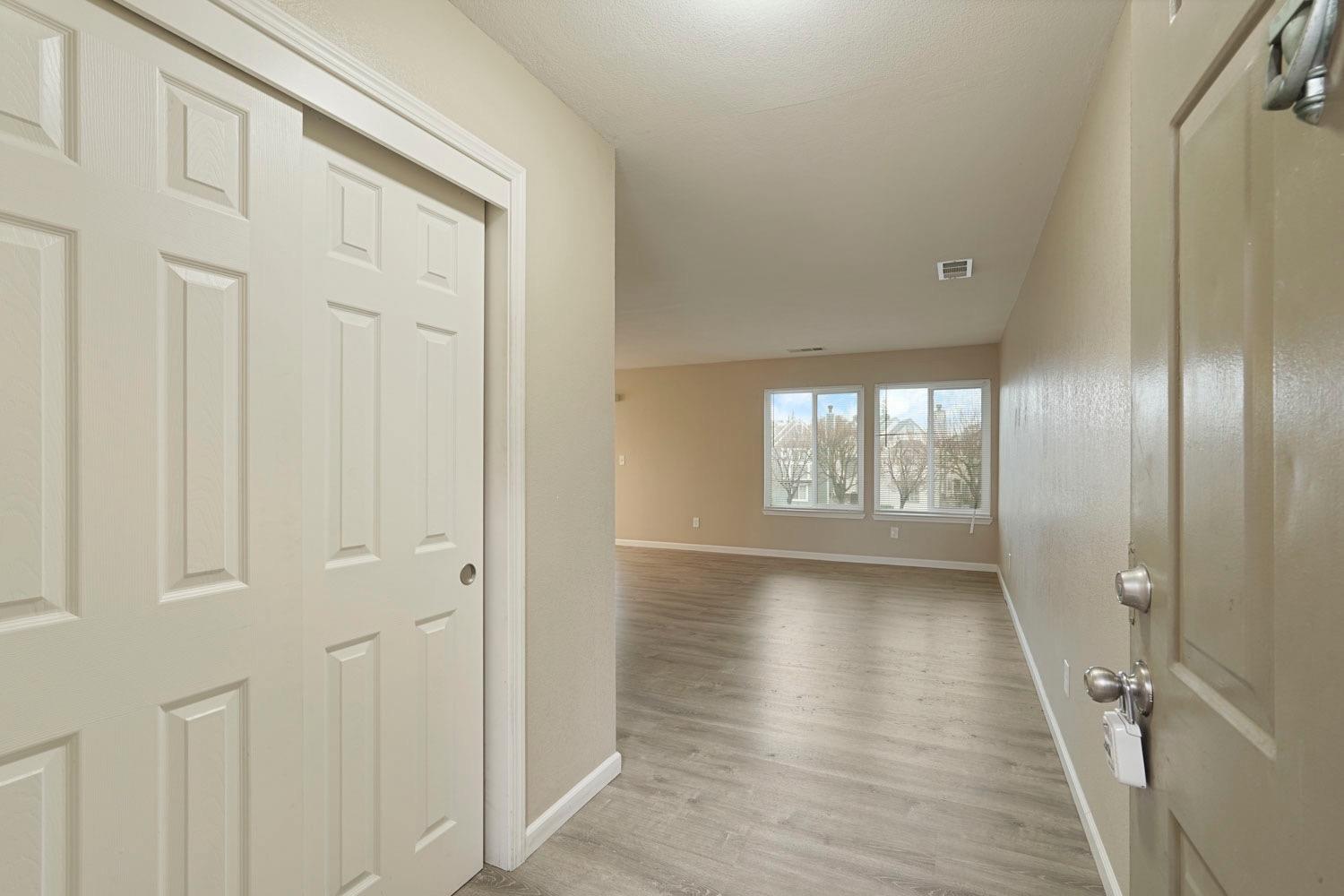 495 Cherry Ln #J, Manteca, CA 95337