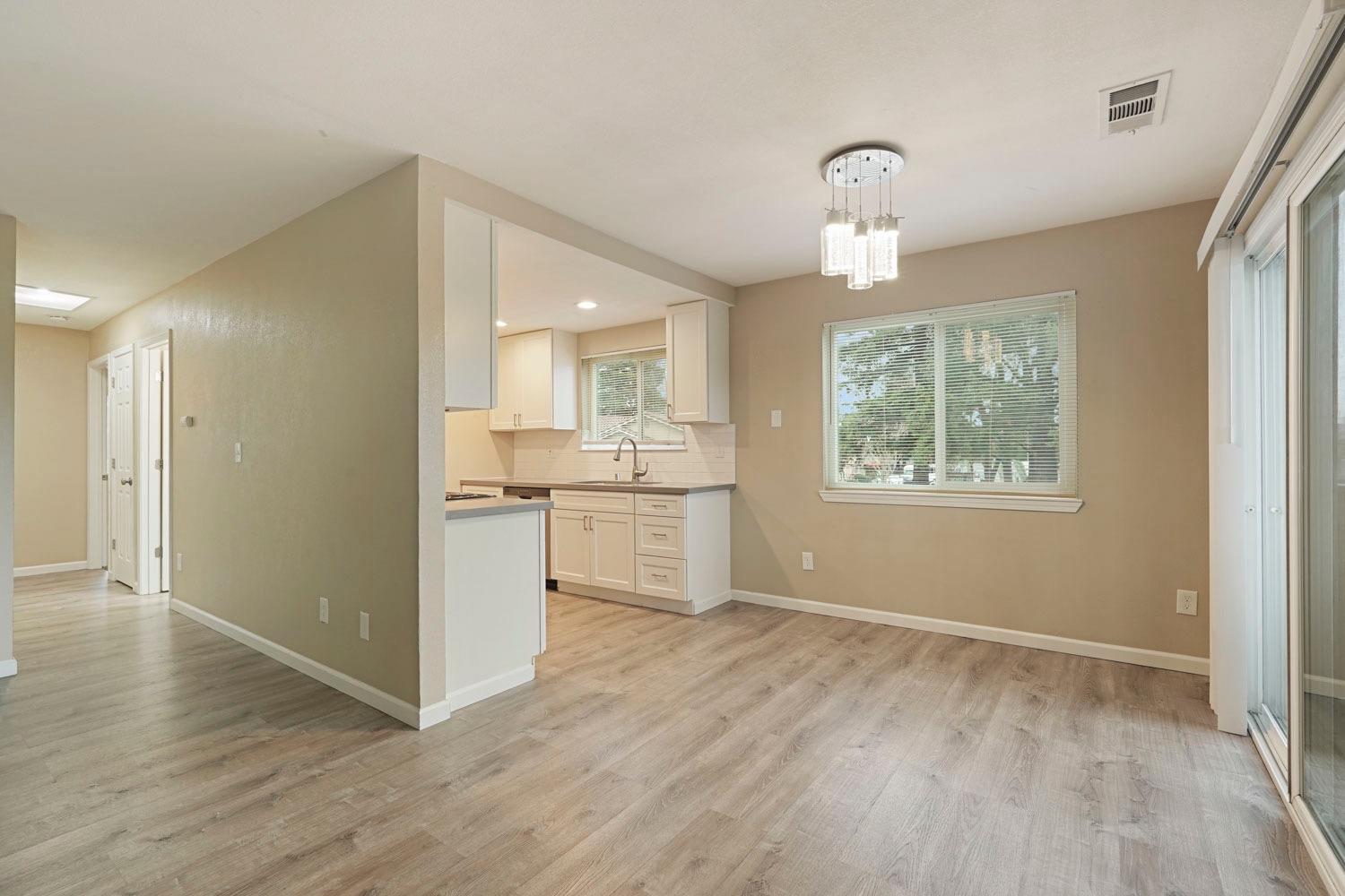 495 Cherry Ln #J, Manteca, CA 95337