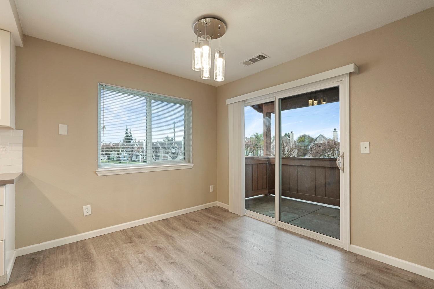 495 Cherry Ln #J, Manteca, CA 95337