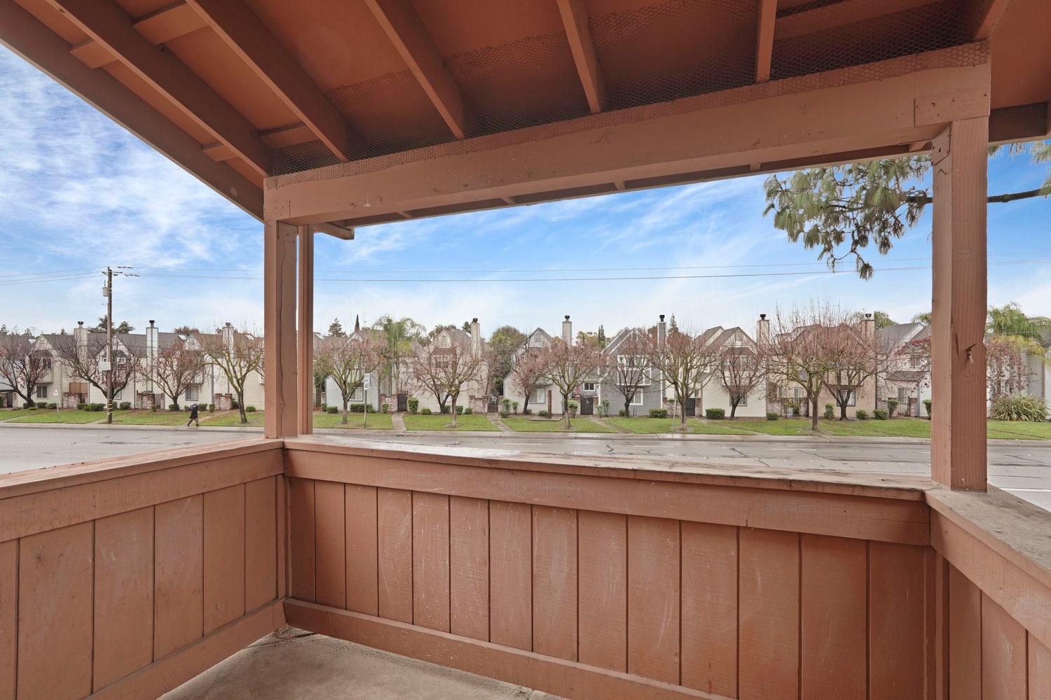 495 Cherry Ln #J, Manteca, CA 95337