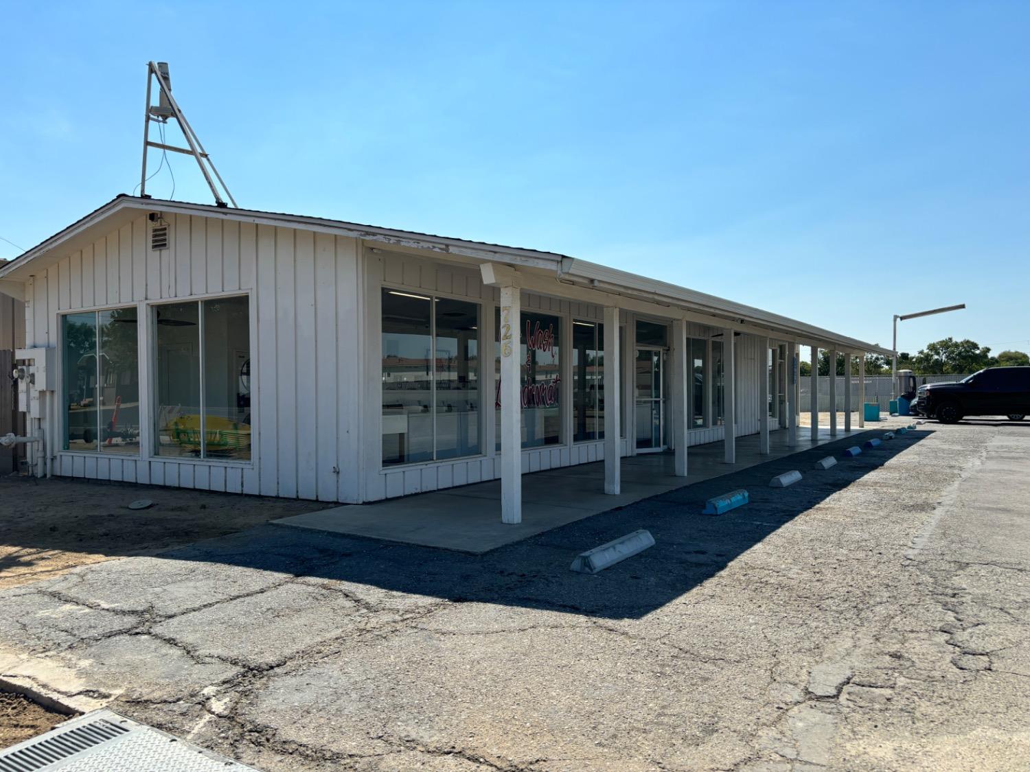 726 South Ave, Gustine, CA 95322