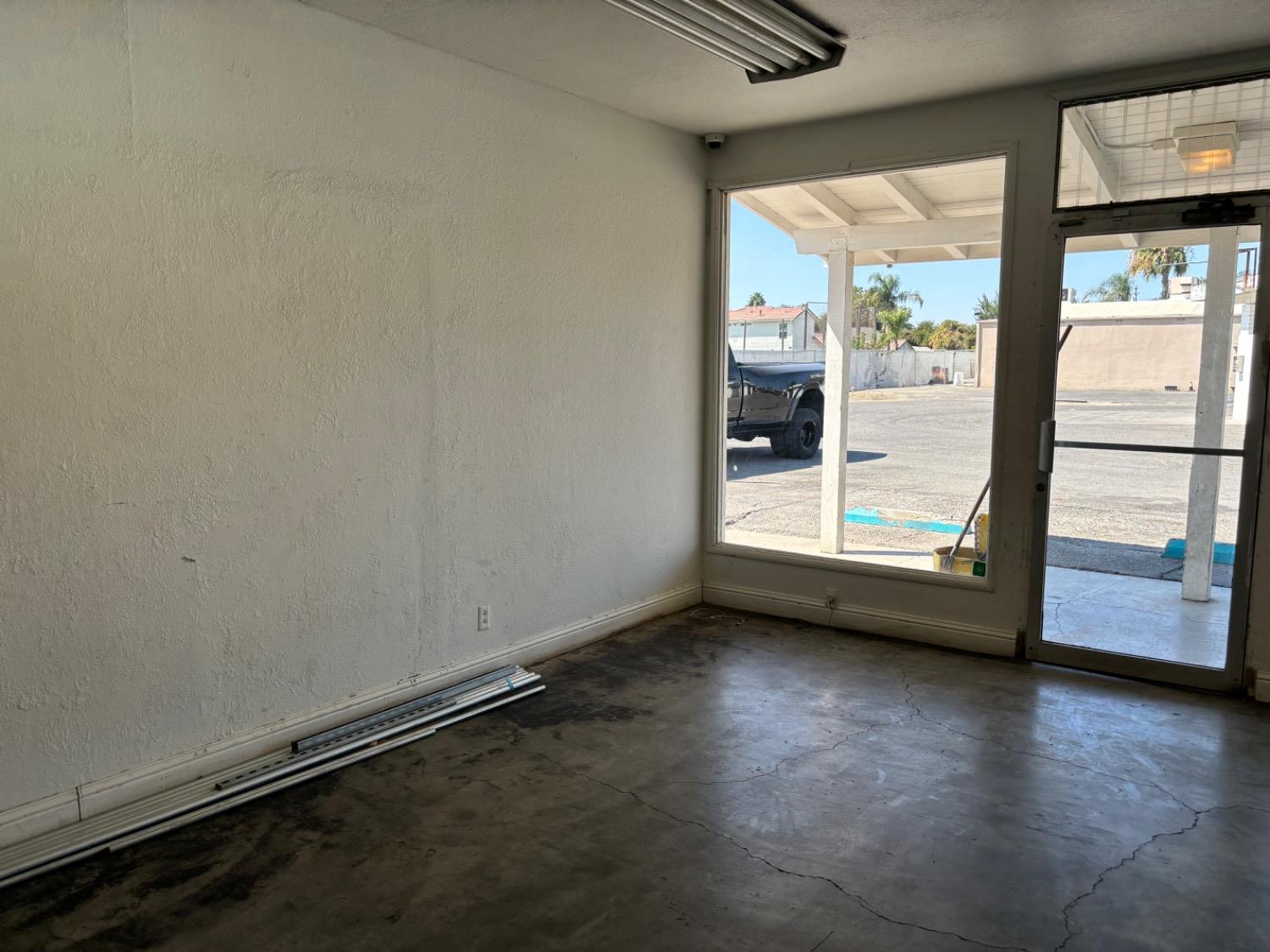 726 South Ave, Gustine, CA 95322