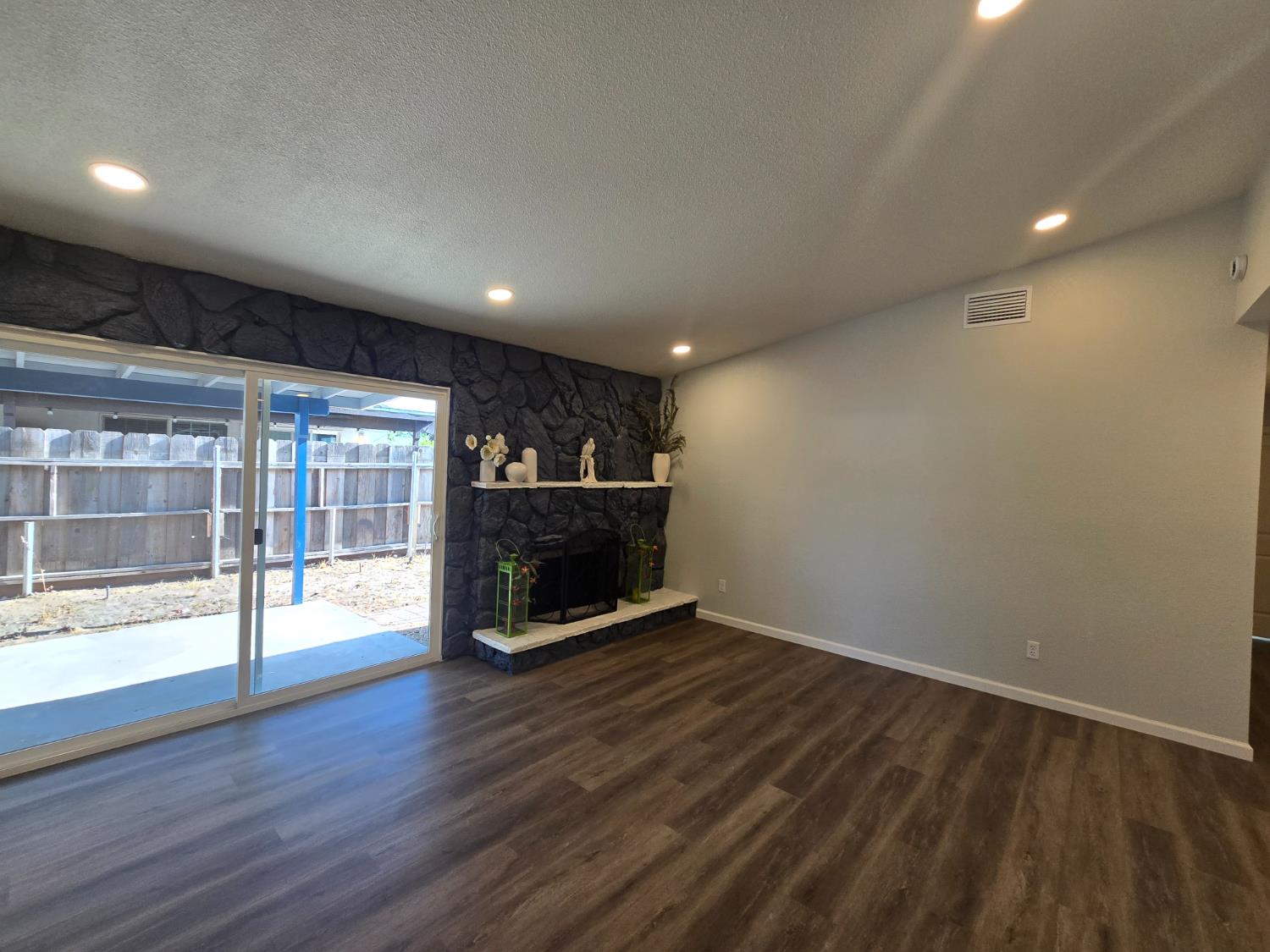 1500 Kirkland Ct, Modesto, CA 95356