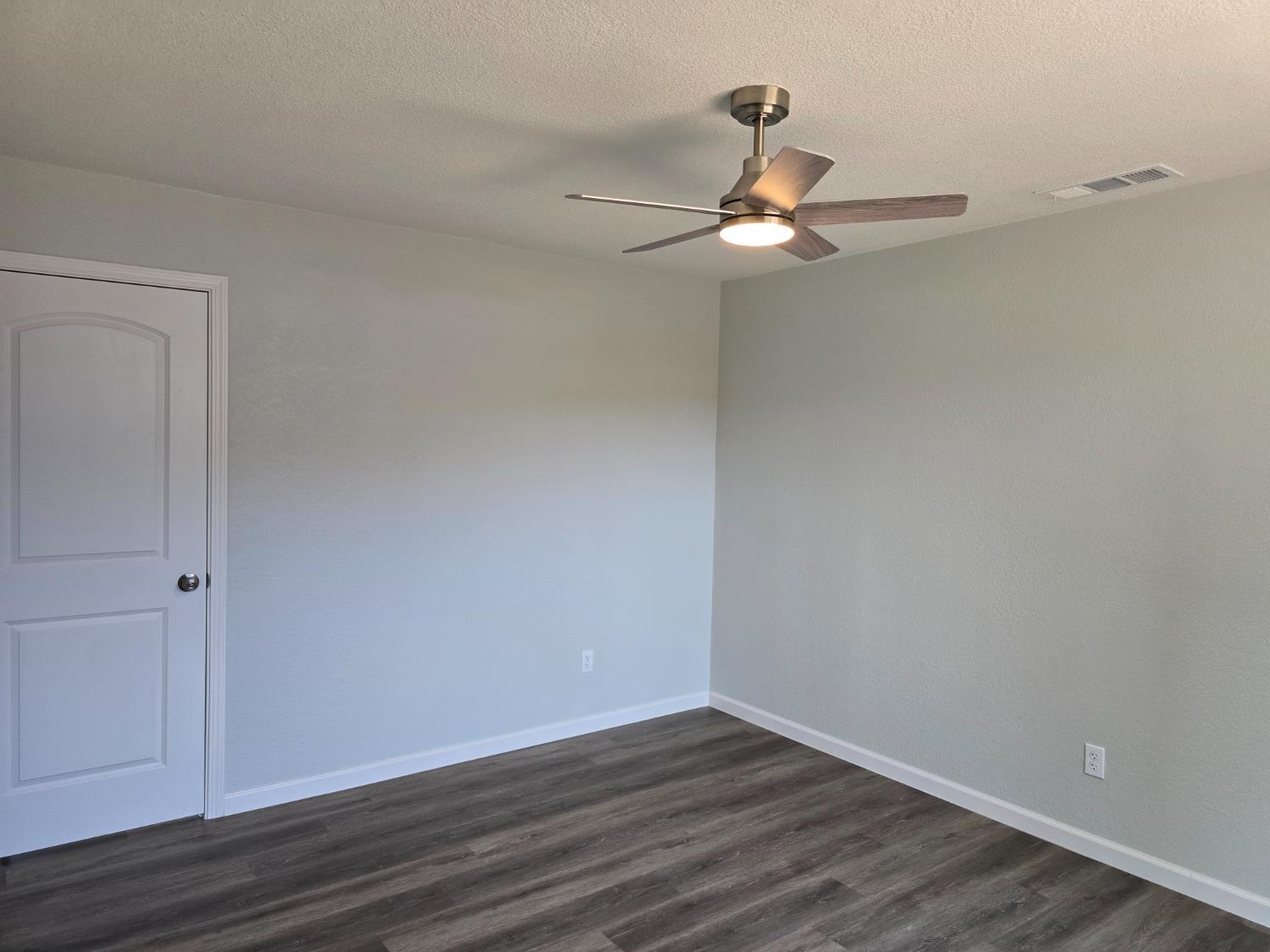 1500 Kirkland Ct, Modesto, CA 95356