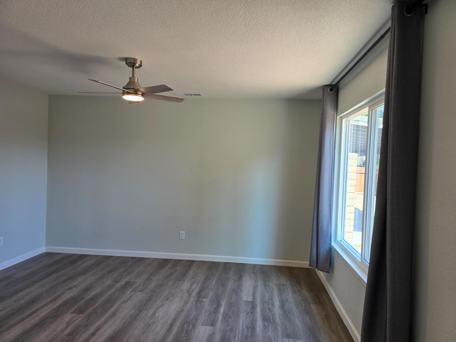 1500 Kirkland Ct, Modesto, CA 95356