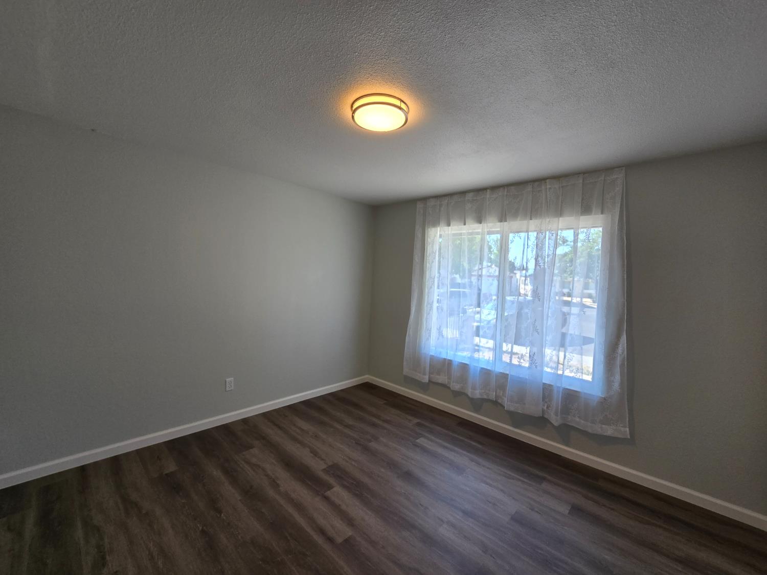 1500 Kirkland Ct, Modesto, CA 95356