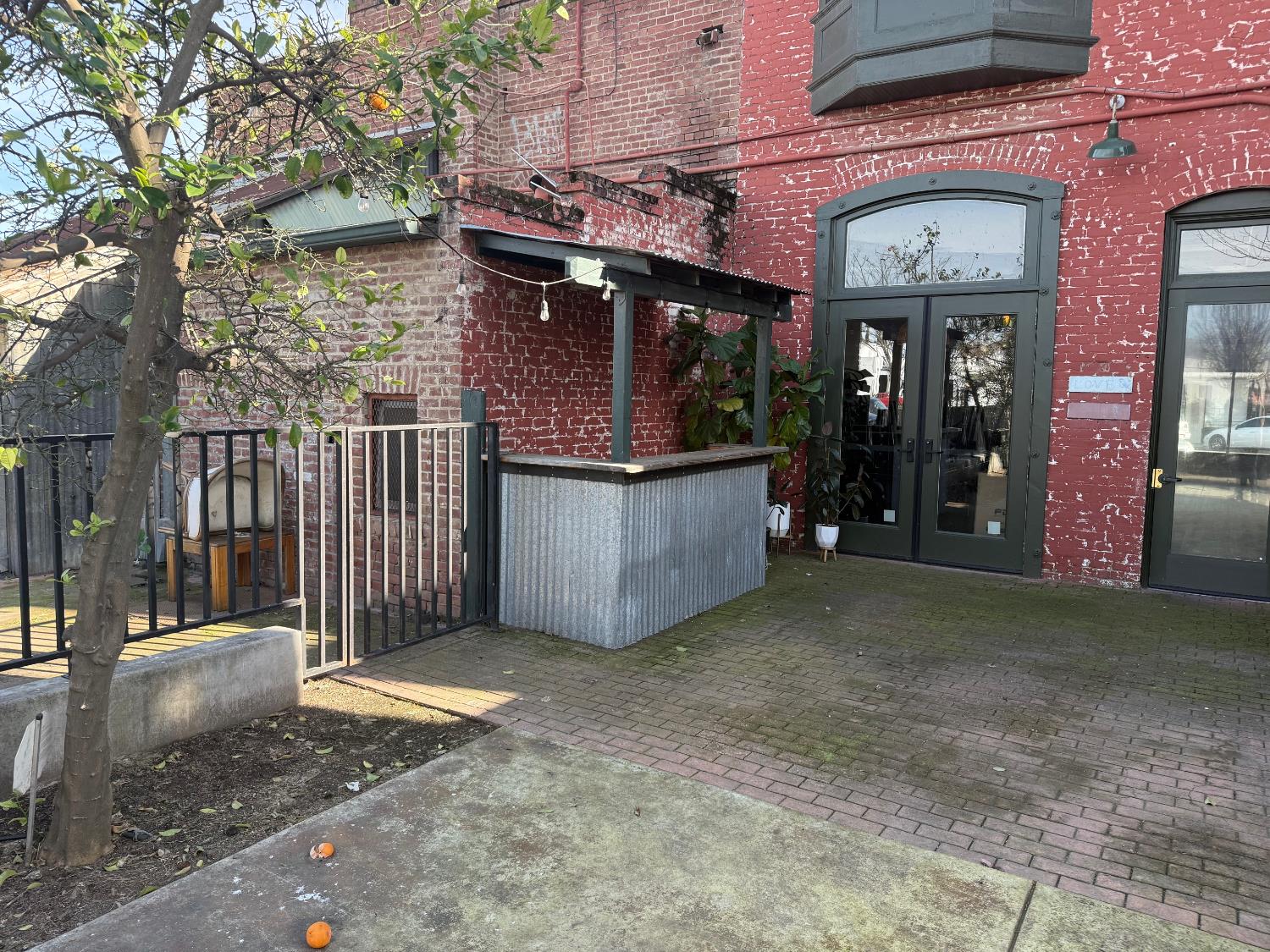 933 Fresno St, Newman, CA 95360