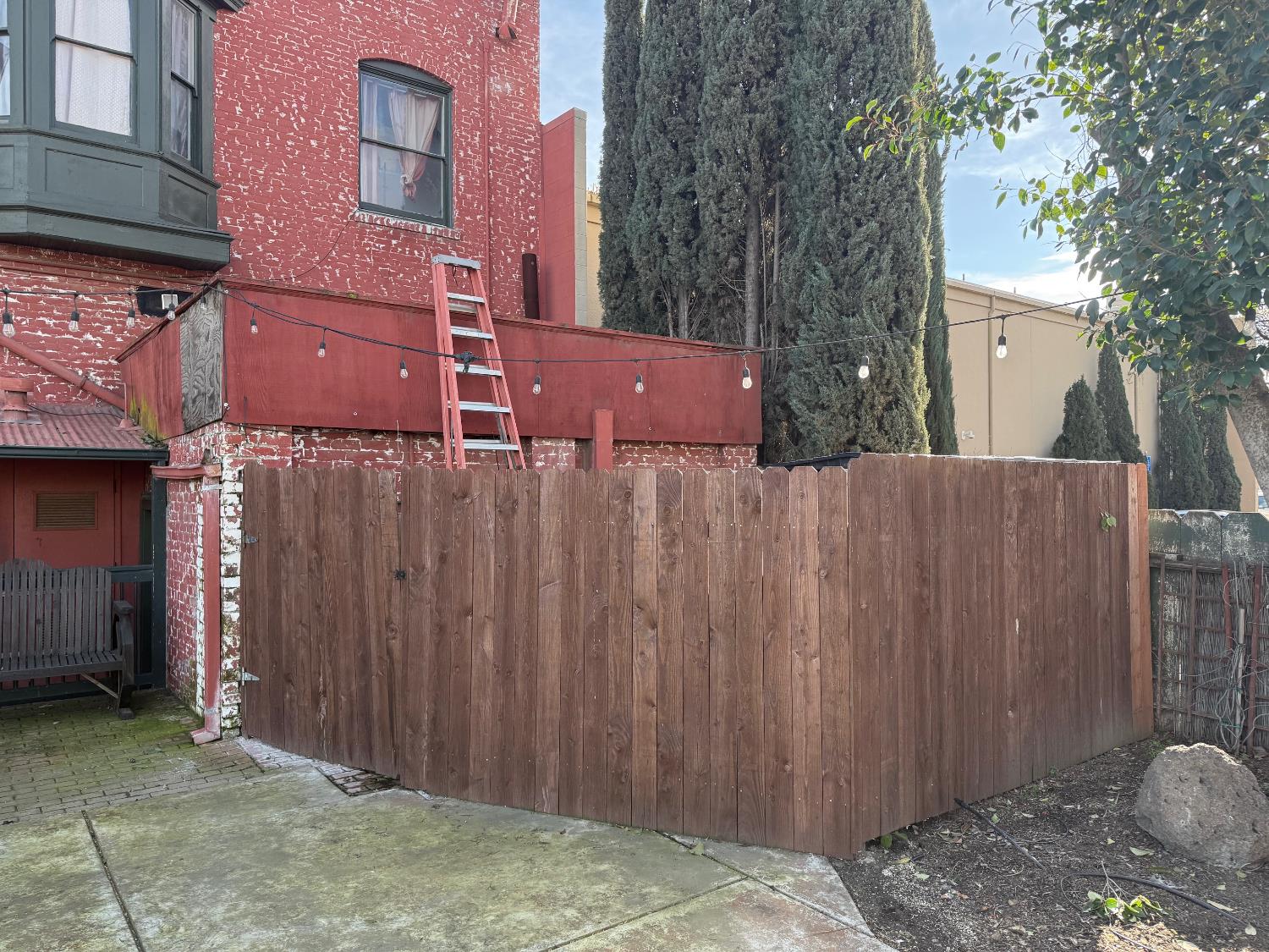 933 Fresno St, Newman, CA 95360