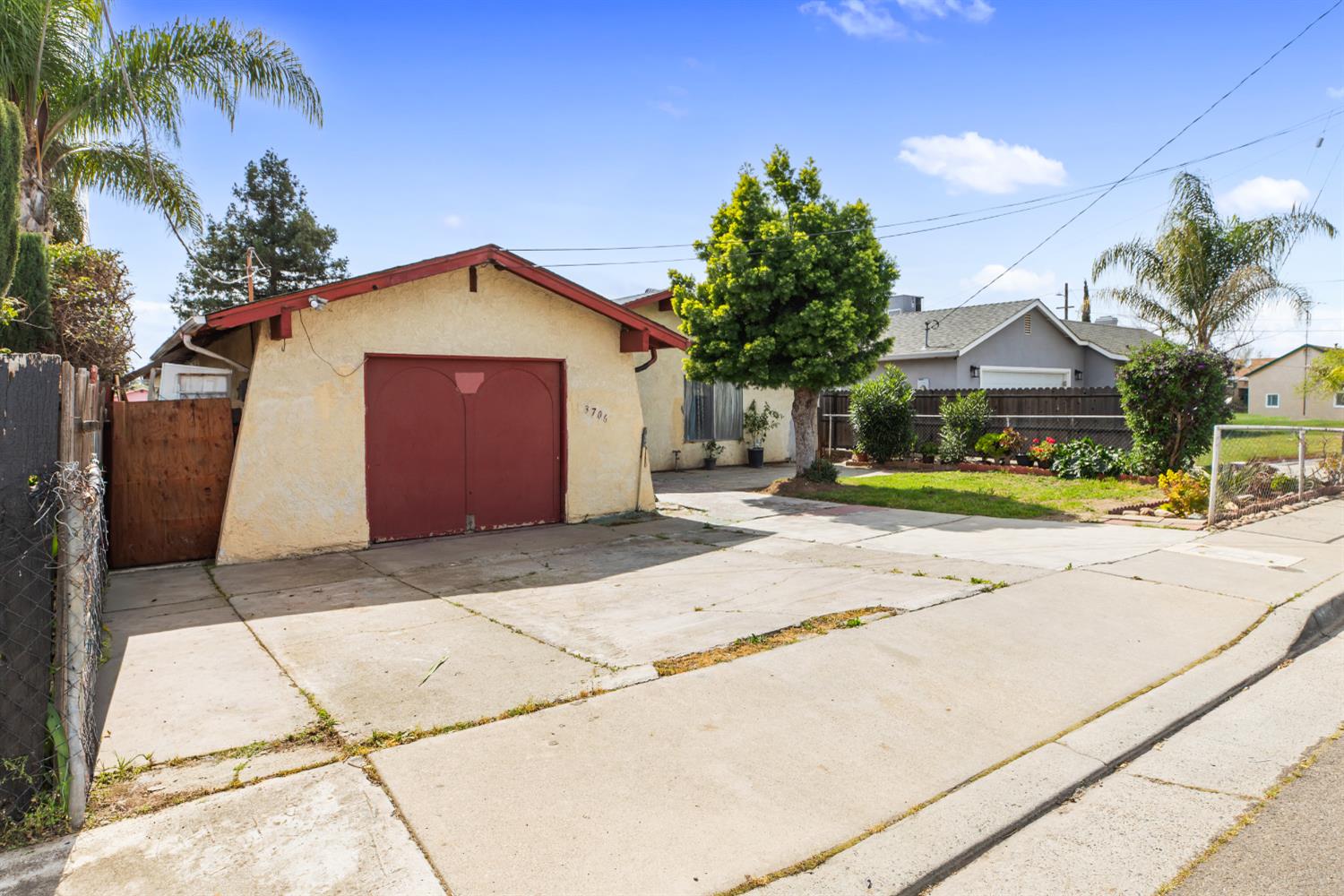 3706 Arizona Ave, Riverbank, CA 95367