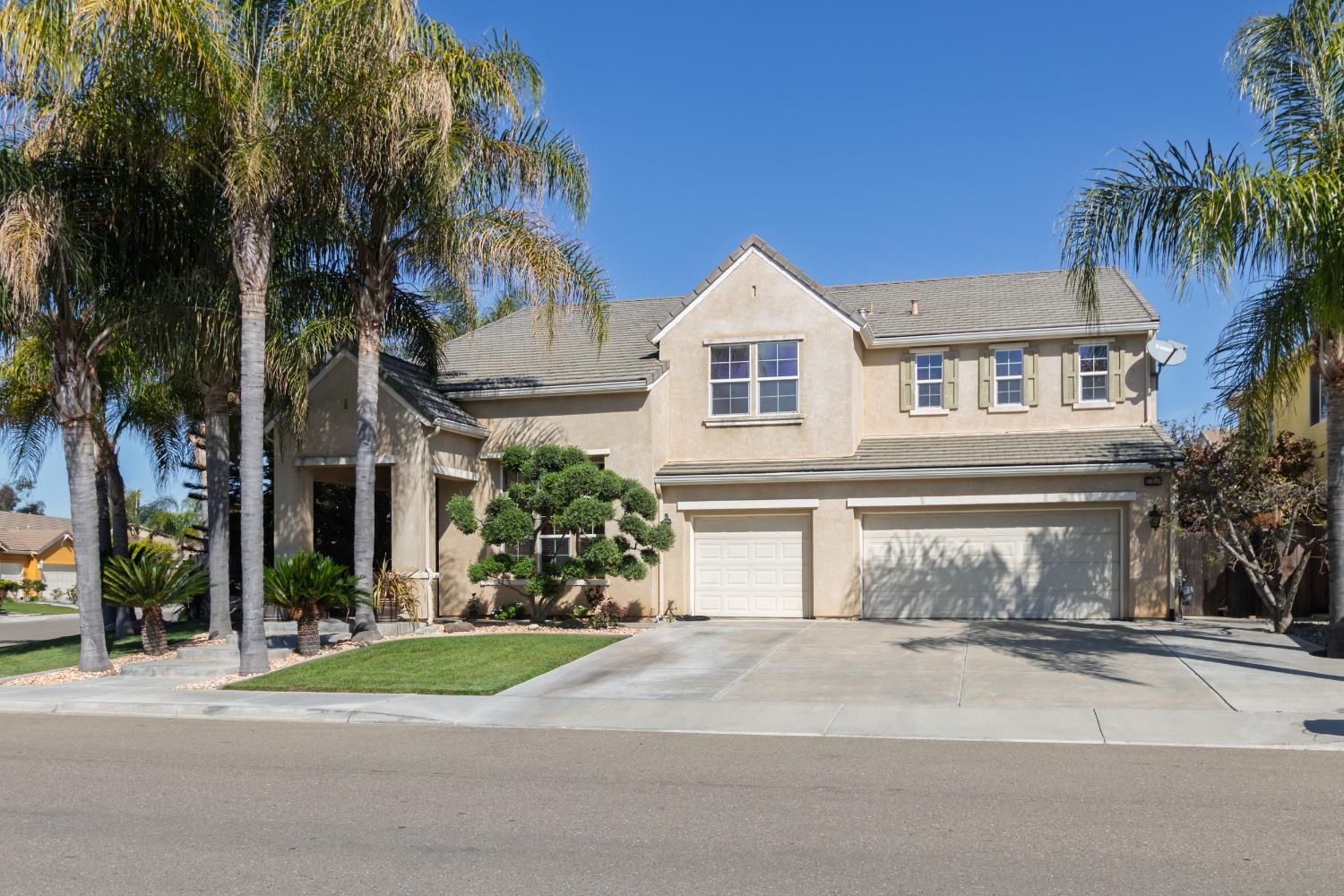 751 Banff Dr, Newman, CA 95360