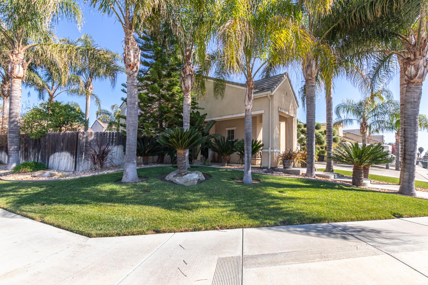 751 Banff Dr, Newman, CA 95360